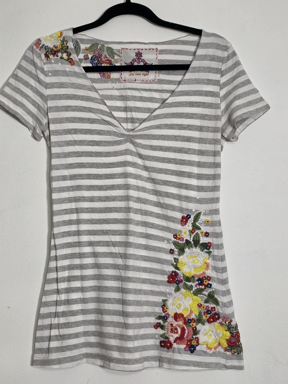 JWLA Johnny Was Embroidered Striped V-Neck T-Shirt Size Small
